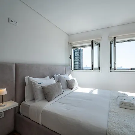 Апартаменты Luxury Downtown & Garage *