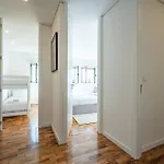 Luxury Downtown & Garage *