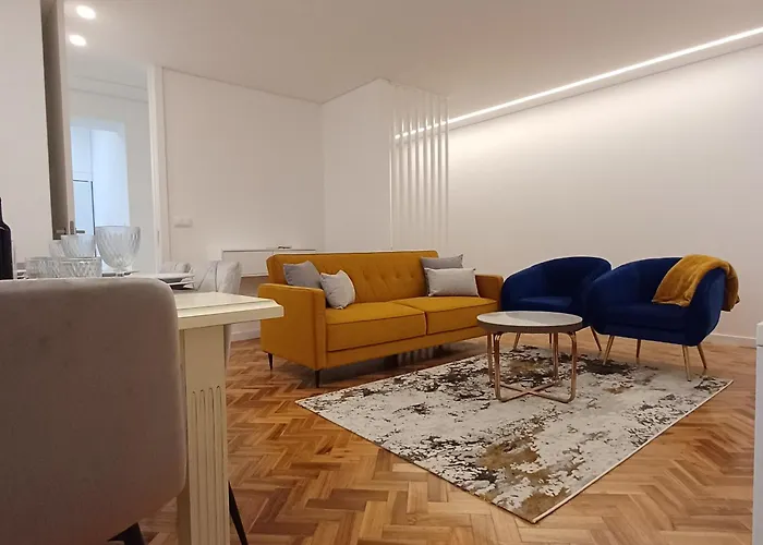 Luxury Downtown & Garage *