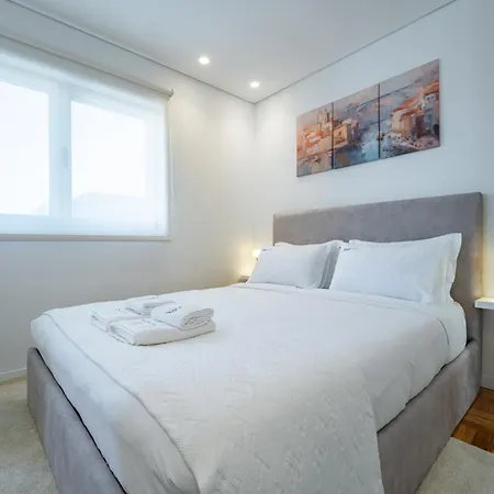 Luxury Downtown & Garage Apartment *